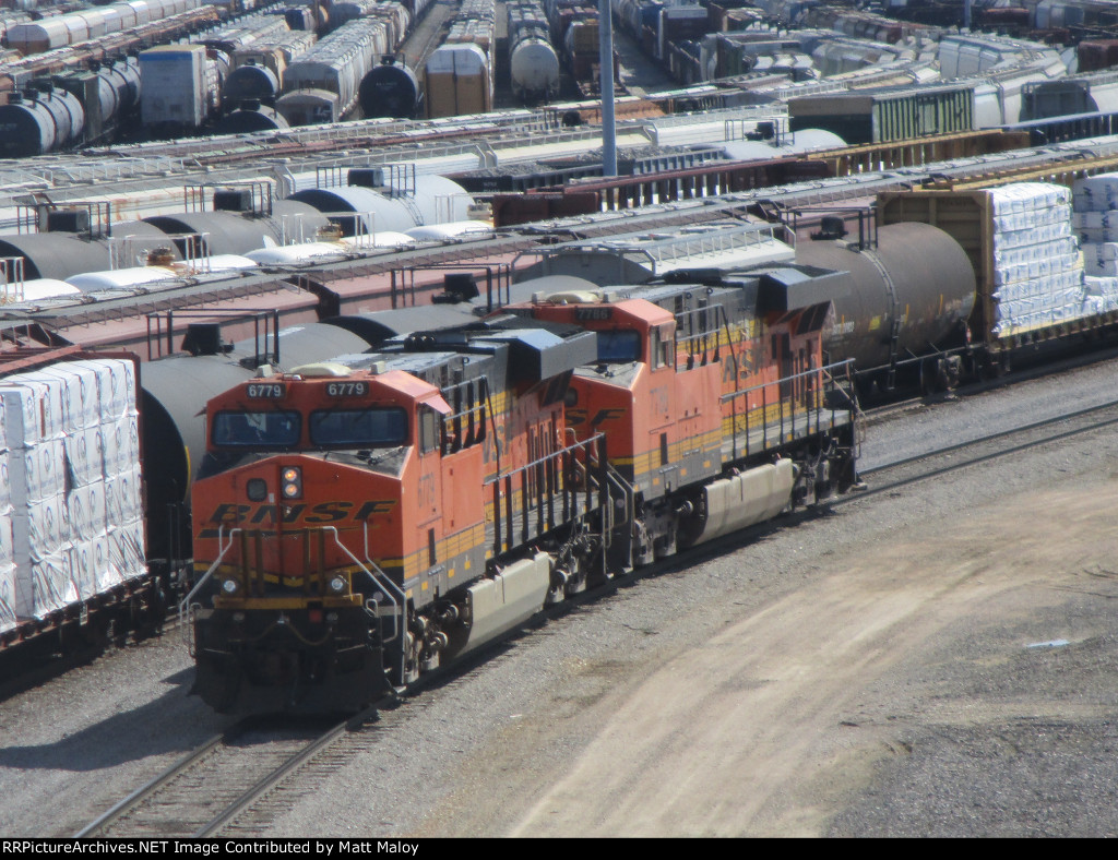 BNSF 6779